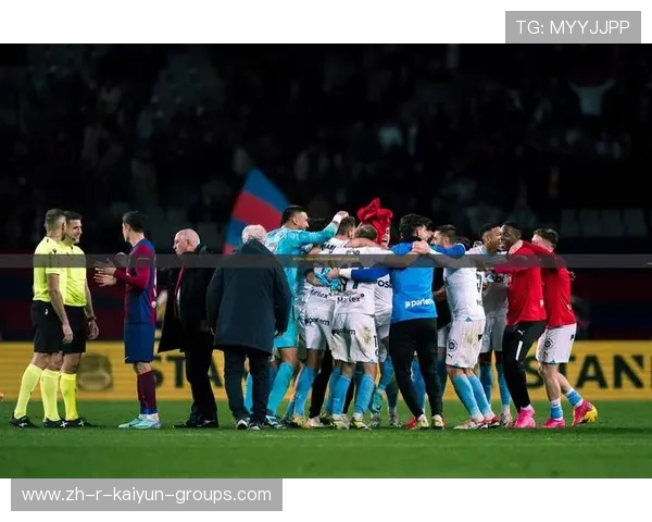 切尔西中场精妙直塞，撕裂防线的进球艺术